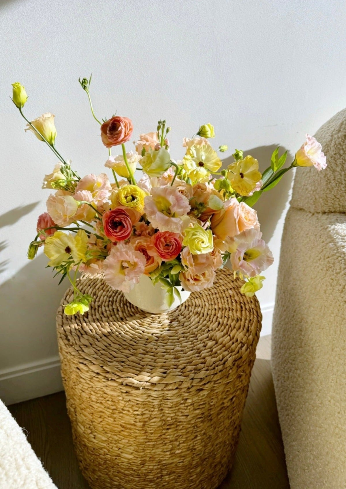 Monthly Subscription: Vase Arrangement